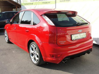 16-ford-focus-st-25i-turbo.jpg