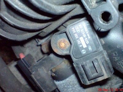 Senzor teploty a tlaku vzduchu na sání