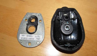 mondeo4_antena_patice_rozebrana.jpg