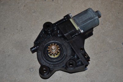 Motor_okna_L_2.JPG