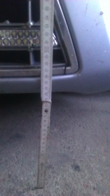 výška od země cca 29,5 cm. - foceno mobilem, takže kvalita nic moc