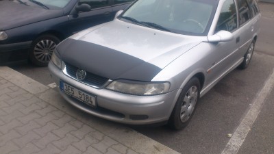 odlehčená kapota