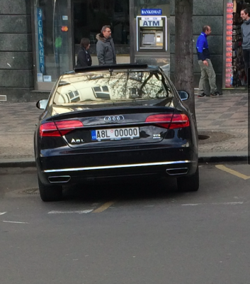 AUDI A8L