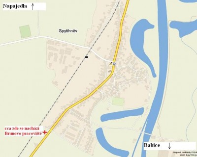 A tady přibližně benzínka