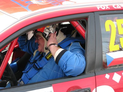 Pro nektere bylo dost tezke, nasoukat se vubec do helmy