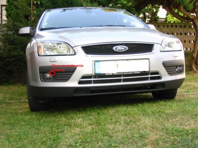 Otvor na nastavenie hmlovky.