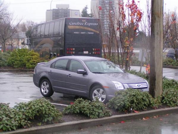 Fusion, asi 3.0 L Duratec 30 V6, 221 hp (165 kW) and 205 ft·lbf (278 N·m)