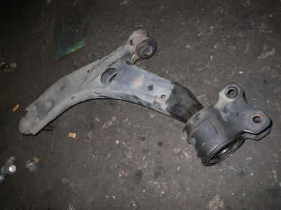 Rameno so starým silentblokom...